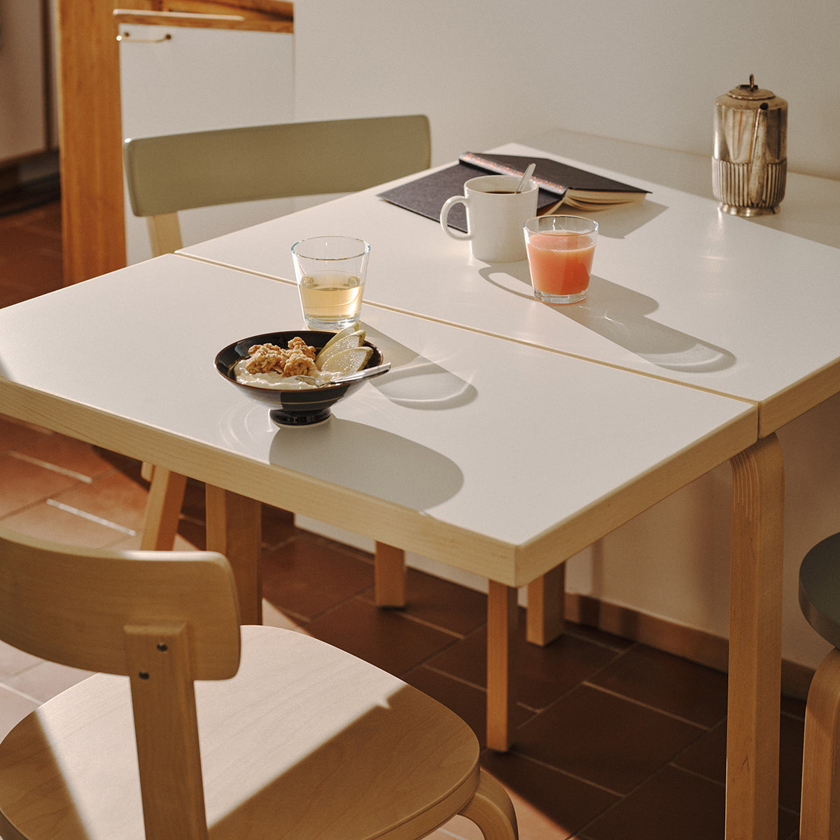 Artek Alvar Aalto DL81C Table