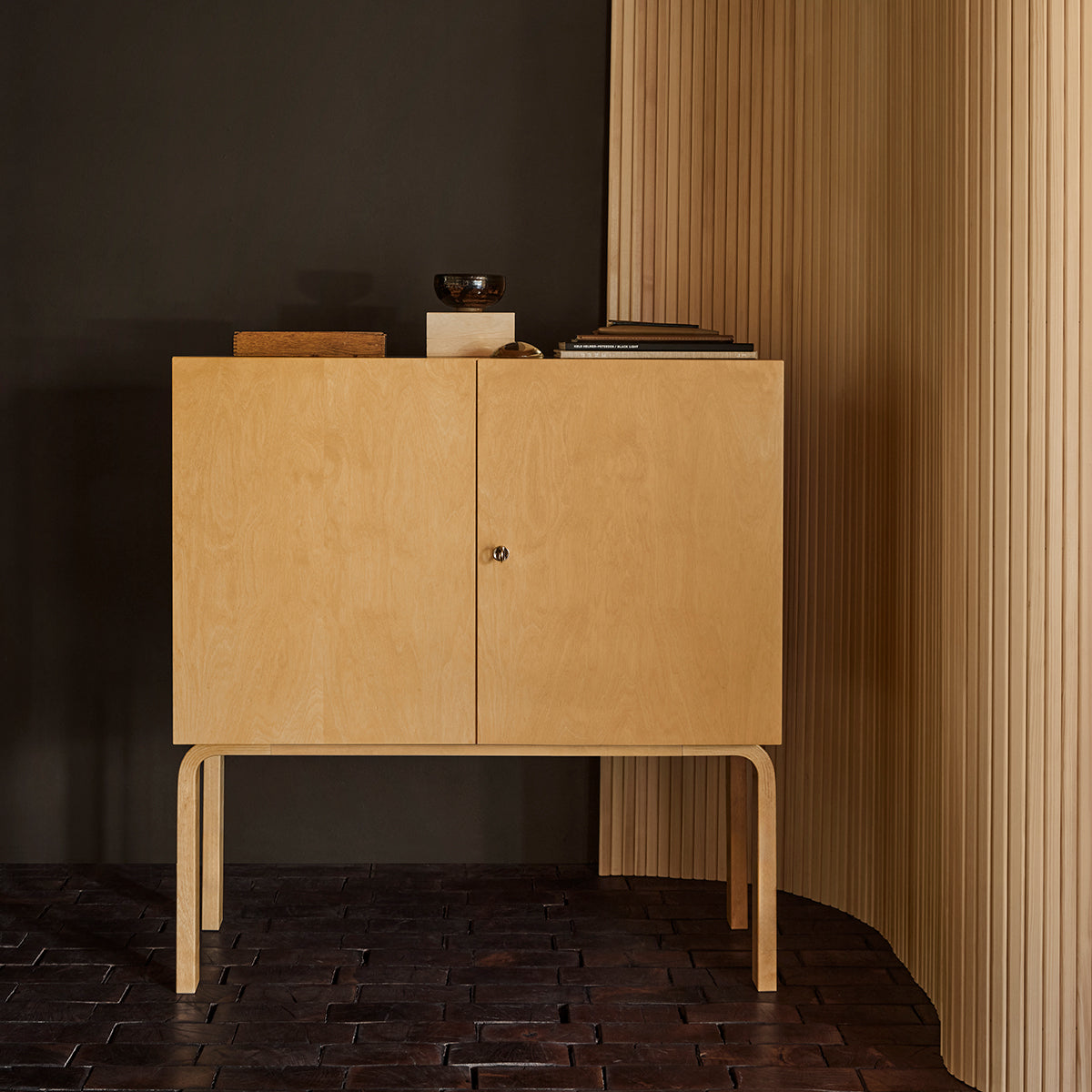 Artek風ウッドパーテーション 180×250cm aalto Artek Alvar Aalto Honey-Stained Cabinet 250 - Artek Furniture